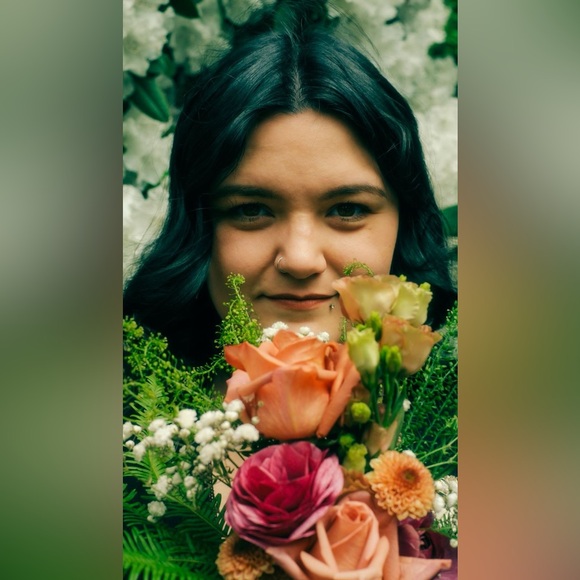 Meet your Posher, Carly - Picture 4 of 4